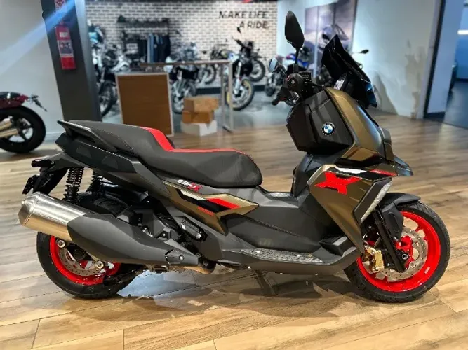 BMW C 400 X 2025 KALAMATA - ESTILO URBANO, TECNOLOGIA E CONFORTO PREMIUM