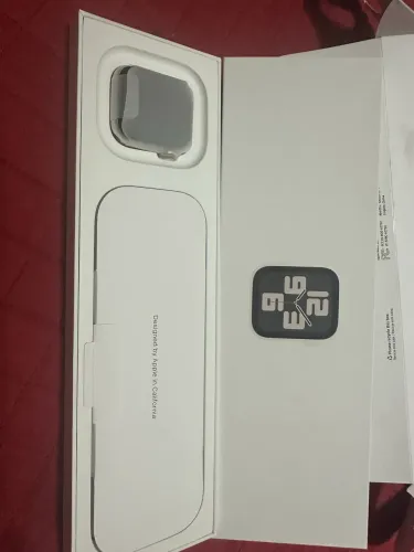 Apple Watch SE - Cor Estelar