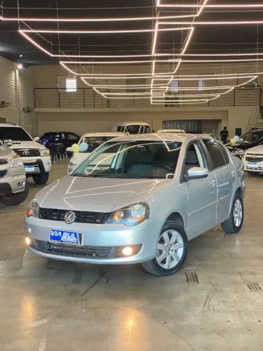 Volkswagen Polo Sedan 1.6 MI Total Flex 8V 4P 2013
