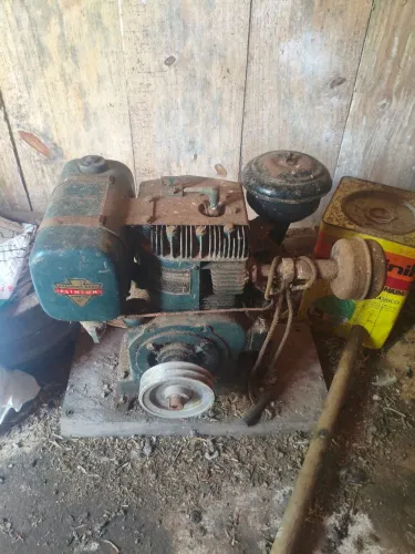 Motor a combustão CLINTON MACHINE
