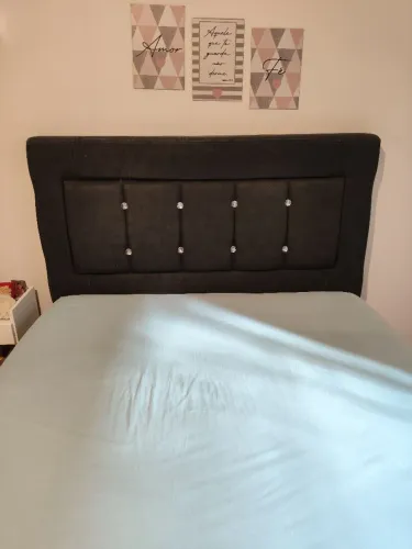 Cabeceira de Cama Estofada com Detalhes