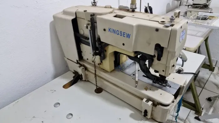 MAQUINA  CASEADEIRA CONFECCCOA DE ROUPAS 7.500,00