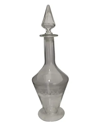 Antiga Licoreira Lapidação Em Vidro Delicada Imponente