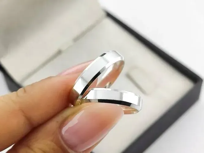 Alianças de prata modelo chanfrado 4mm
