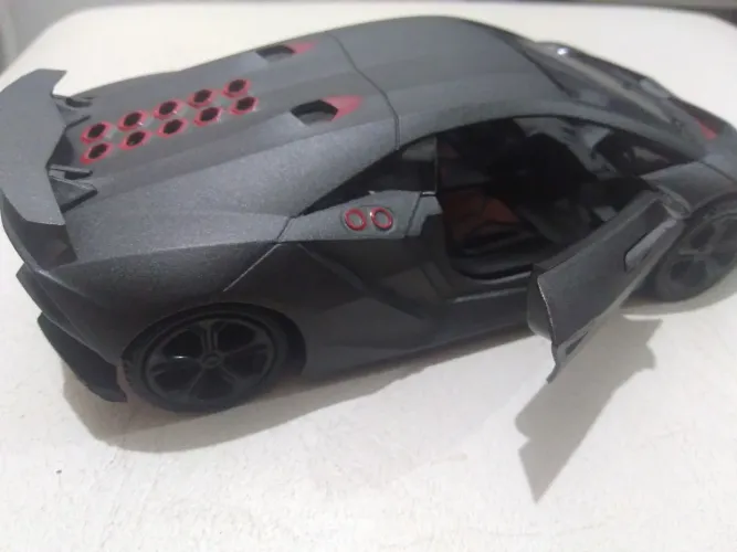 Miniatura Lamborghini 1/24