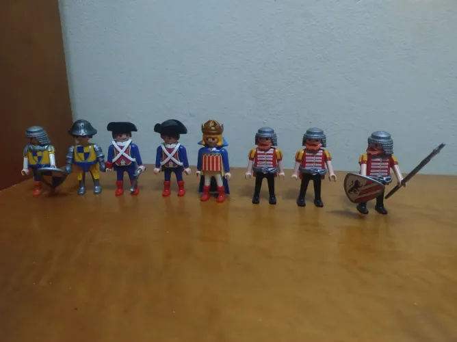 Playmobil - 8 bonecos medievais