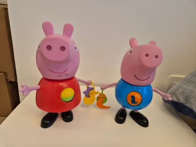 Bonecos Peppa Pig e George Pig