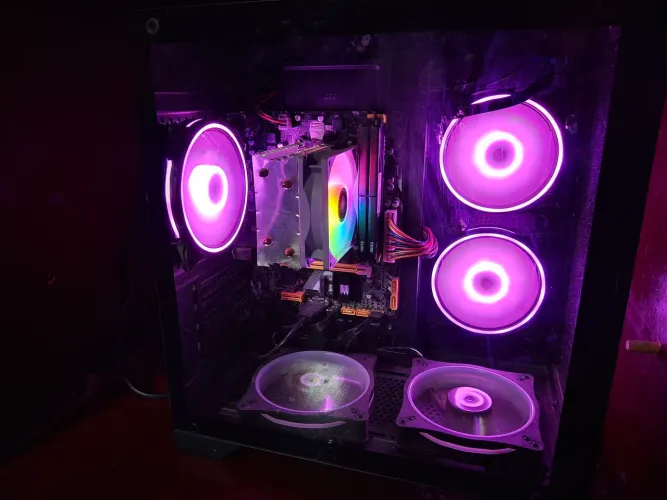 PC GAMER RYZEN 5 5600 32GB DE RAM SSD 480GB