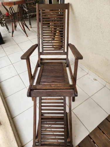 Espreguiçadeira Reclinável Tok&Stok em Madeira com Apoio para os pés