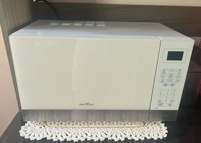 Microondas Britania - 26 litros