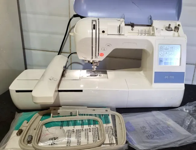 Máquina brother pe 770