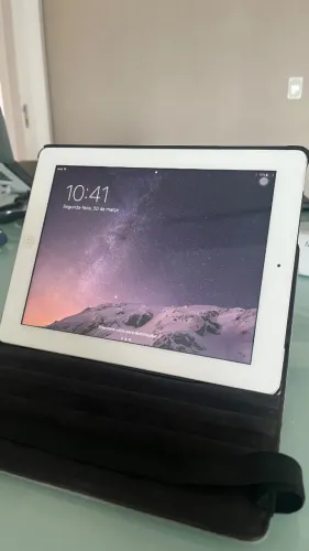 iPad 4a Geração 4G + WiFi (acompanha capinha)