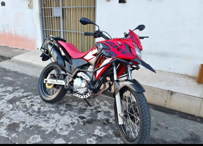 Vendo xre 300 quitada