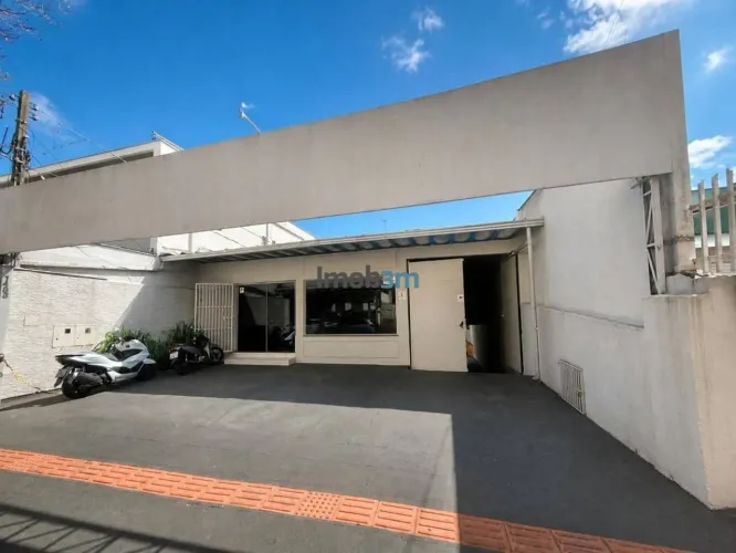 Casa de FUNDOS com 4 dormitórios para alugar, 150 m² por R$ 3.500/mês - Jardim Higienópoli