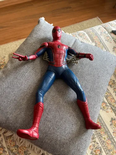 Homem-Aranha Uniforme Hi-tech (Tech Suit Spider-Man), uma figura d