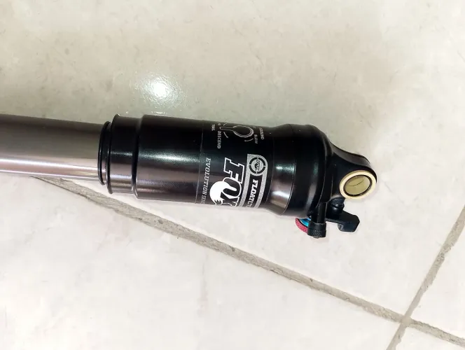 Shock Fox float 190/51mm 3 estágios -trava.