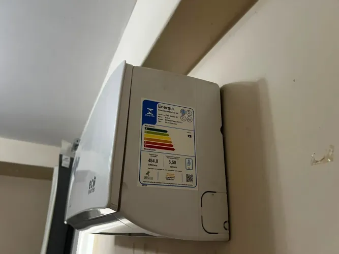 AR SPLIT BRITANIA 9000 BTUS WIFI COMPLETO COM DIFUSOR - R$1.427,00