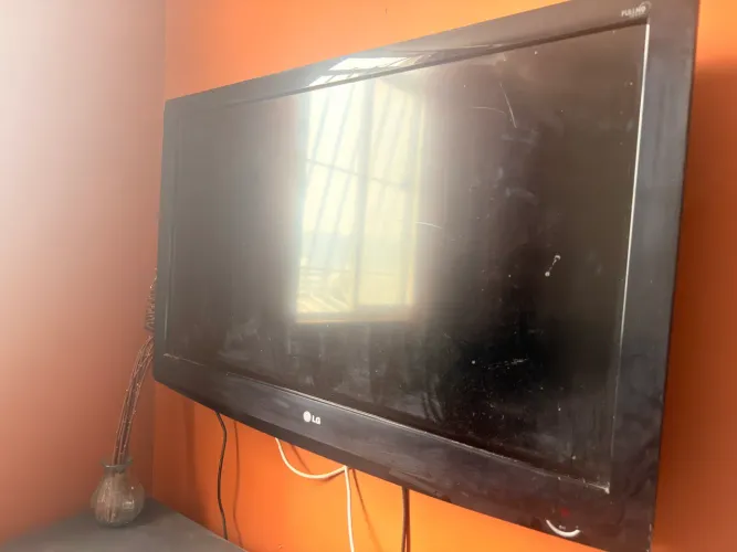 TELEVISÃO LG