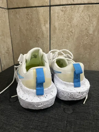 Nike Space Hippie 04