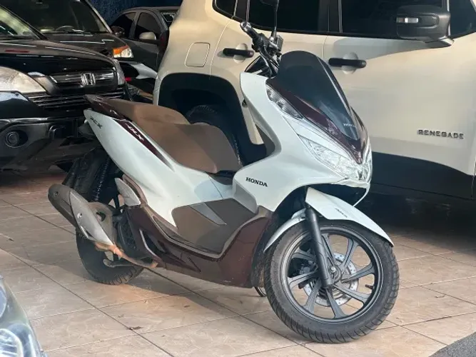 Vendo pcx 150 Dlx financiamos com ou sem entrada