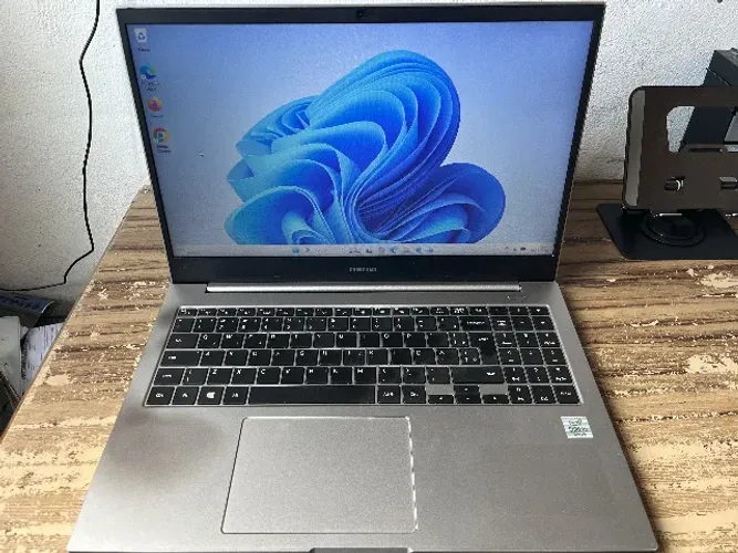 Samsung Book X30 - Core i5 de 10ª geração, SSD NVME, 8GB ram