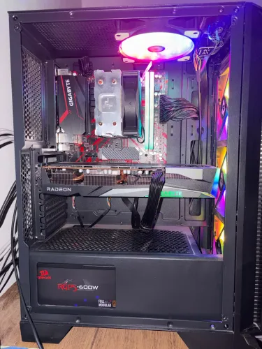 PC Gamer Completo Ryzen 5 5500X3D + RX 7600 + Monitor 165Hz
