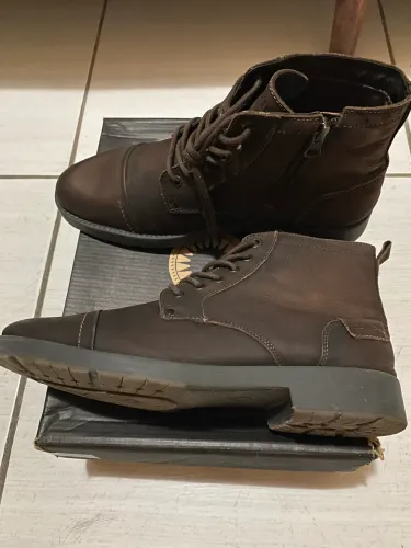 Bota de couro shelter