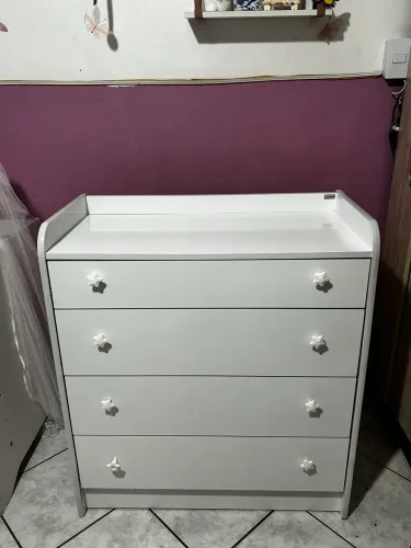 Vende se Cômoda
