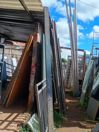 Forma para fazer Lage comprimento 3 MTS largura 13 Cm profundidade 5Cm.