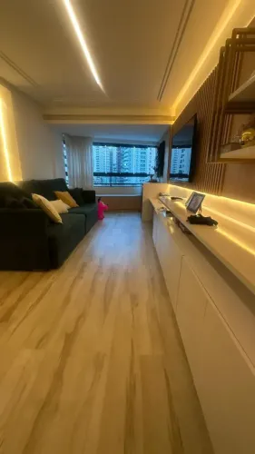 Apartamento reformado à venda com 3 quartos sendo 2 suítes, no melhor trecho do Rosarinho.
