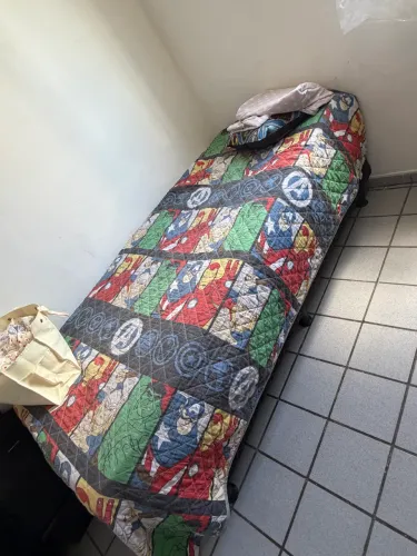 Cama solteiro e Colcao