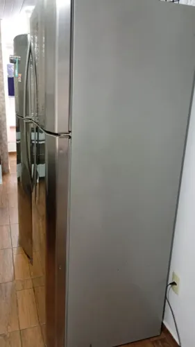 Geladeira / Frigorífico Electrolux Inox Duplex com Painel Digital - 220V