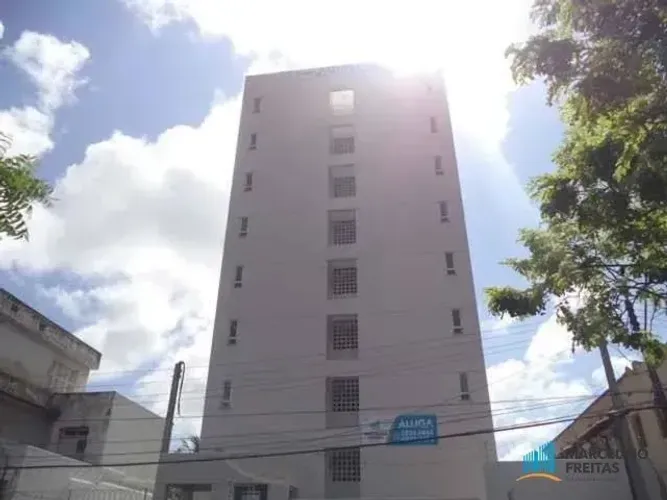 Apto 02 quartos 01 banheiro 01 vaga 50m2 no Cond Maria Alice na Jacarecanga Port 24 hs Ele