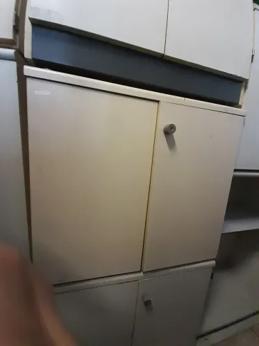 Armário baixo 2 portas - Pasta suspensa 
