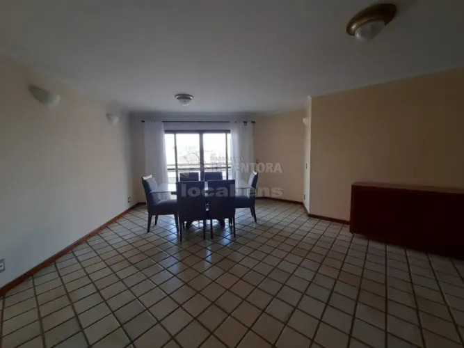 Centro - Apartamento com 4 dormitórios na região central da cidade, prédio em esquina