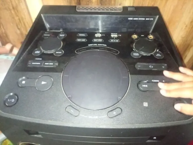 Vende-se ou troco por celular caixa de som Sony MCH-V70 1200 rms
