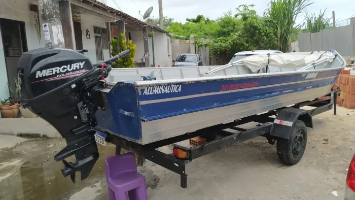 Barco Tornado 600 com motor 20hp 4 tempos + carreta rodoviária + acessórios.