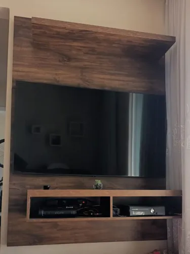 Painel em MDF Com Suporte Deslizante