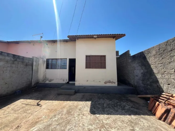 Casa c/ 2 quartos no Jardim Santa Bárbara