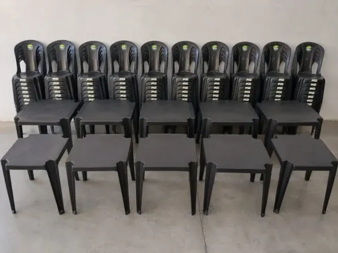 KIT ATACADO - 10 MESAS MONOBLOCO + 40 CADEIRAS BISTRÔ PRETAS 182KG