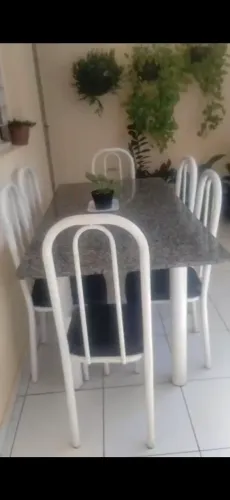 Mesa de jantar com 6 cadeiras
