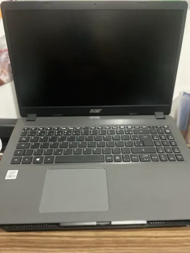 Vende- se notebook Acer aspire 3 em ótimo estado.