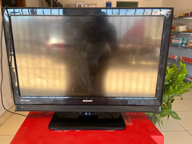 Vendo uma Tv 32 polegadas SEMP