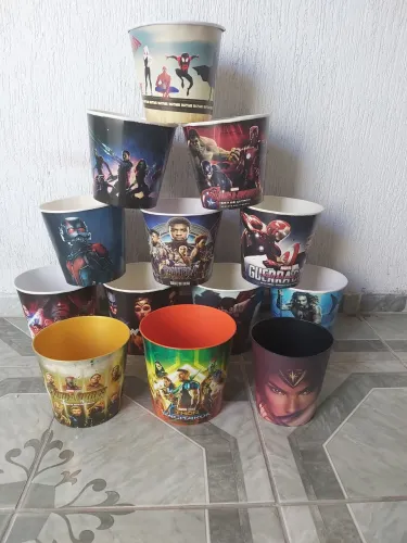 3 BALDES DE PIPOCA FILMES DE HERÓIS + 10 DE BRINDE 
