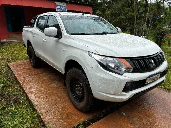 Mitsubishi L200 Tri. Outd. GLX 2.4 CD 4X4 Die. MEC 2022