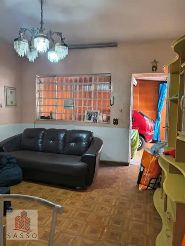 Vendo casa de vila com 2 quartos no Brás.
