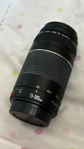 LENTE CANON 75-300 MM ZOOM EF/EFS F4-5.6 NOVA