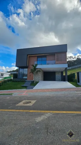 Casa à venda no bairro Centro - Camboriú/SC