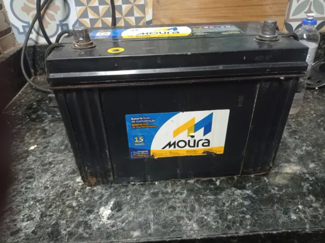 Vendo 02 Baterias Moura 100 hamperes 350,00 cada