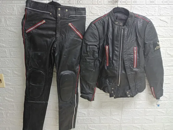 2 conjunto em couro jaqueta e calça tamanho P